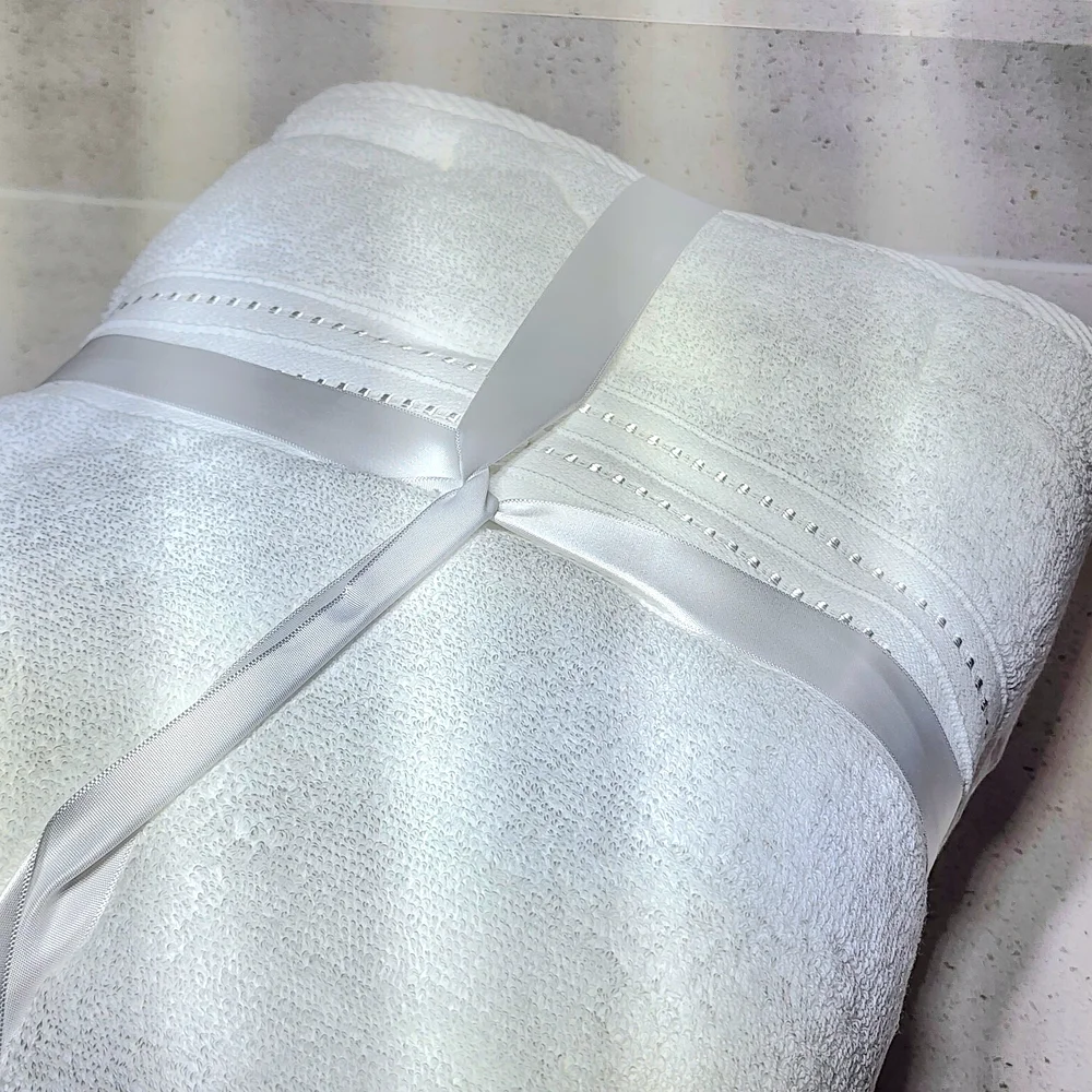 Luxury White 6 Pc Towel Set New With Tags